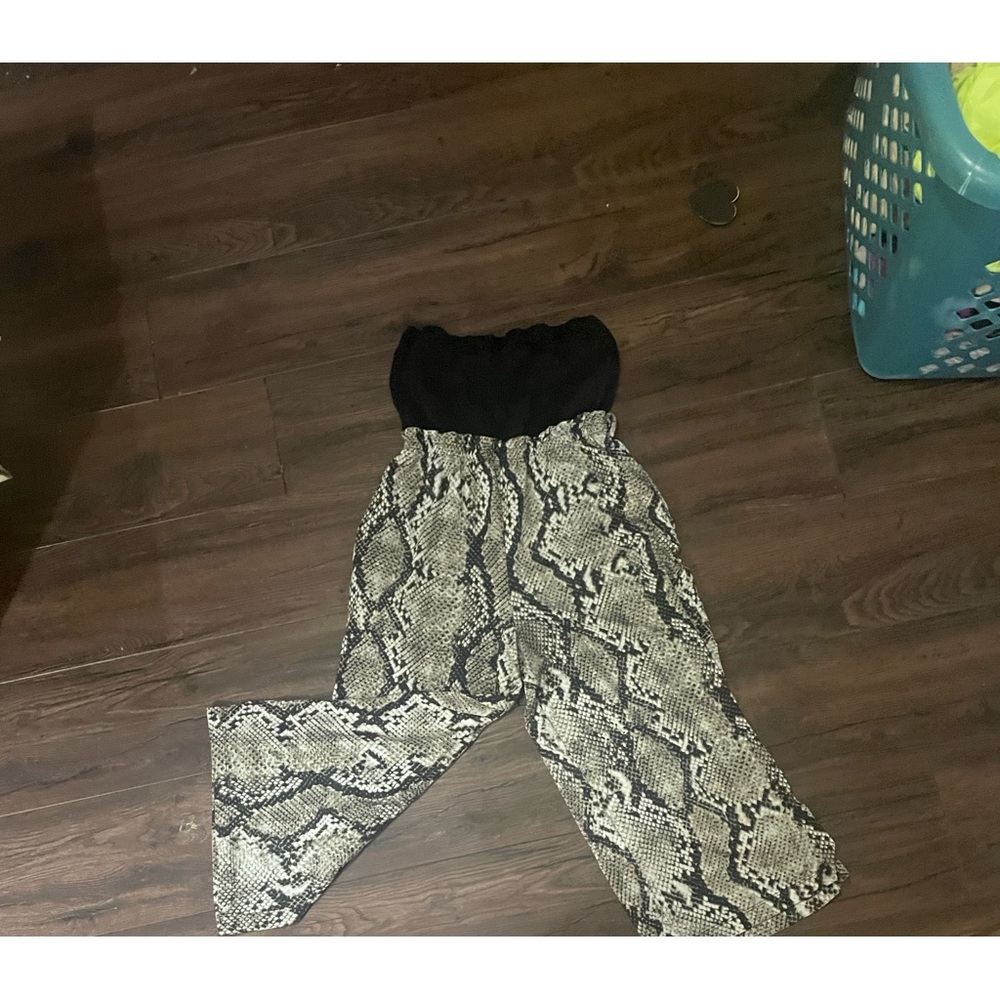 Stylish Black and Snake Print Women's Jumpsuit